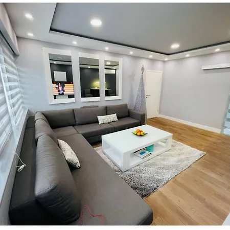 Elmo Luxury Apartment *